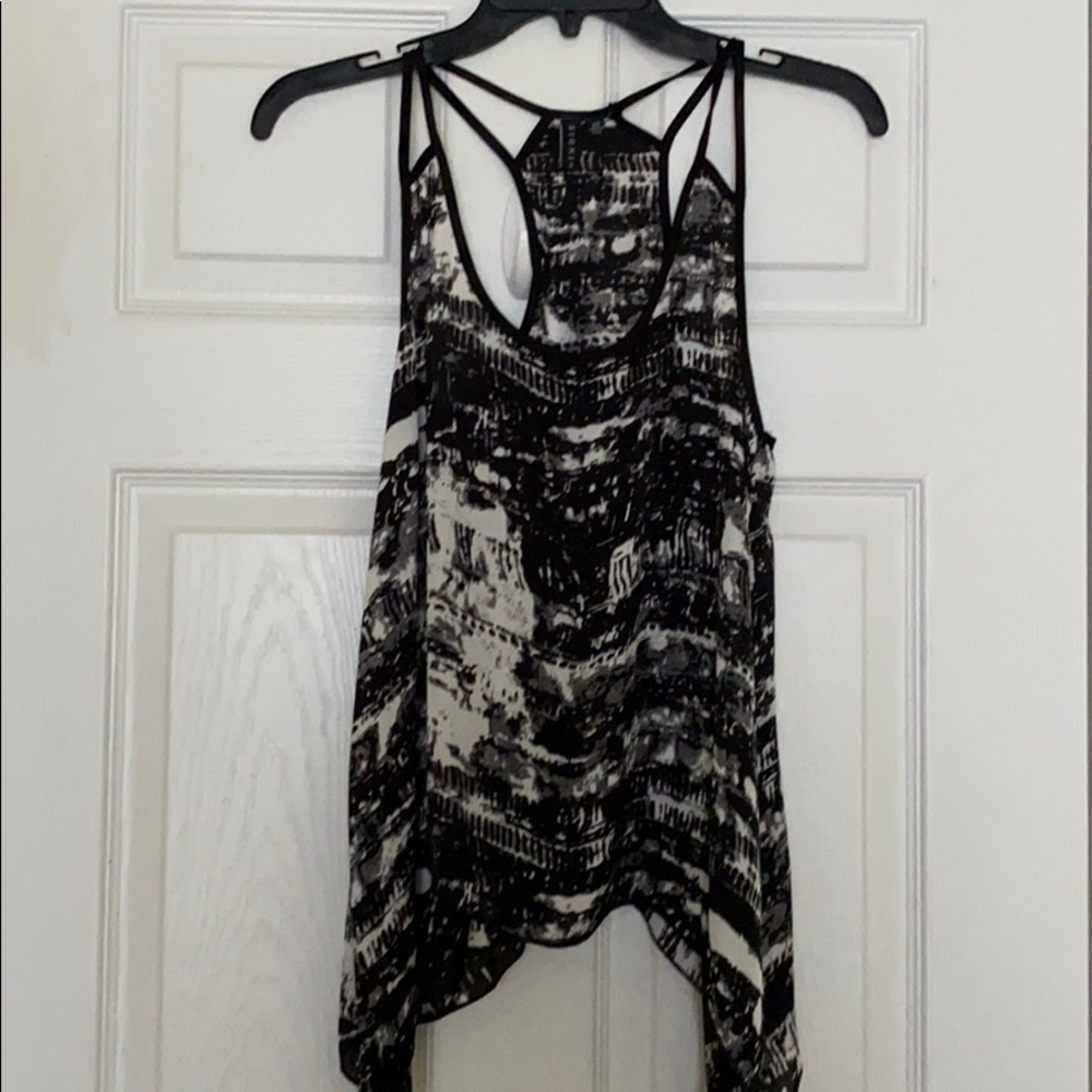 Juniors Inois Black and White Tank Top